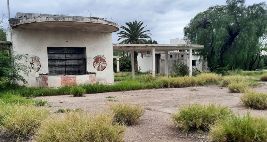 ABANDONO TOTAL DEL PARQUE YACAMPIS 