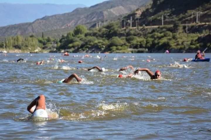 REALIZARON LA CUARTA FECHA DEL TORNEO DE NATACIÓN DE AGUAS ABIERTAS DEL NOA