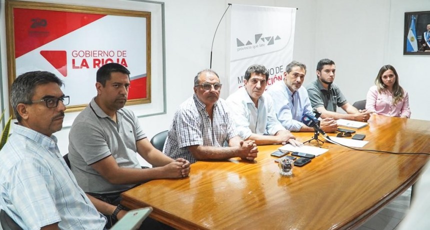 EL GOBIERNO PROVINCIAL COORDINA ACCIONES ANTE CASOS DE GRIPE AVIAR EN EL PAÍS