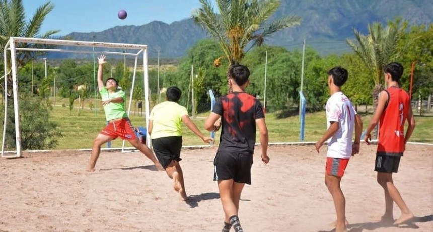 CONFORMARON LOS EQUIPOS RIOJANOS DE BEACH HANDBALL 