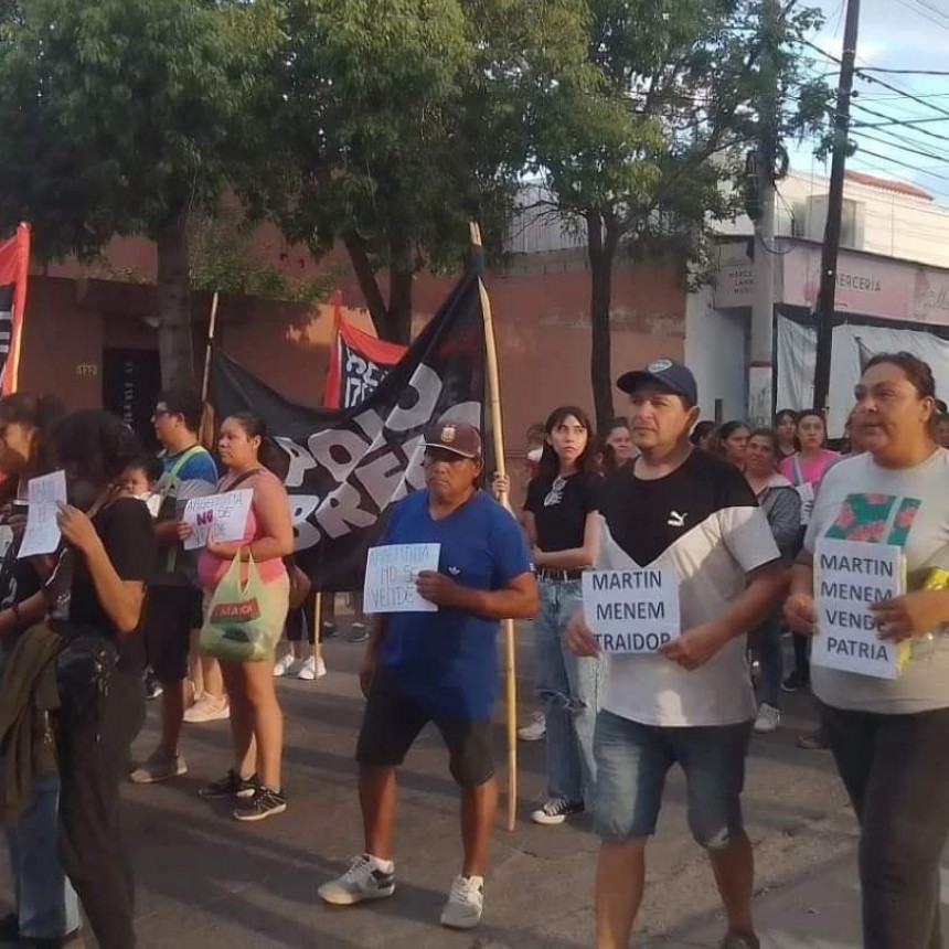 LEY ÓMNIBUS: MANIFESTACIÓN EN LA SEDE DE LA LIBERTAD AVANZA