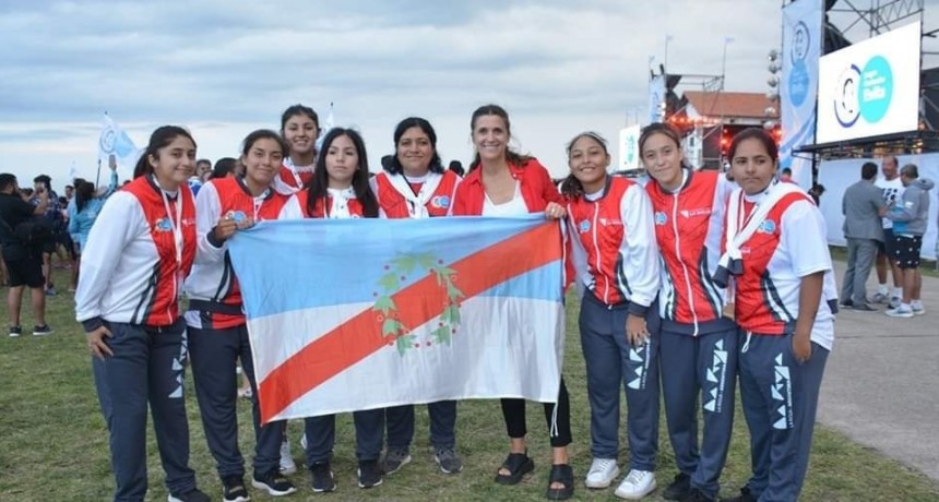 JUEGOS DE PLAYA: LA DELEGACIÓN RIOJANA PARTICIPÓ DEL ACTO DE APERTURA
