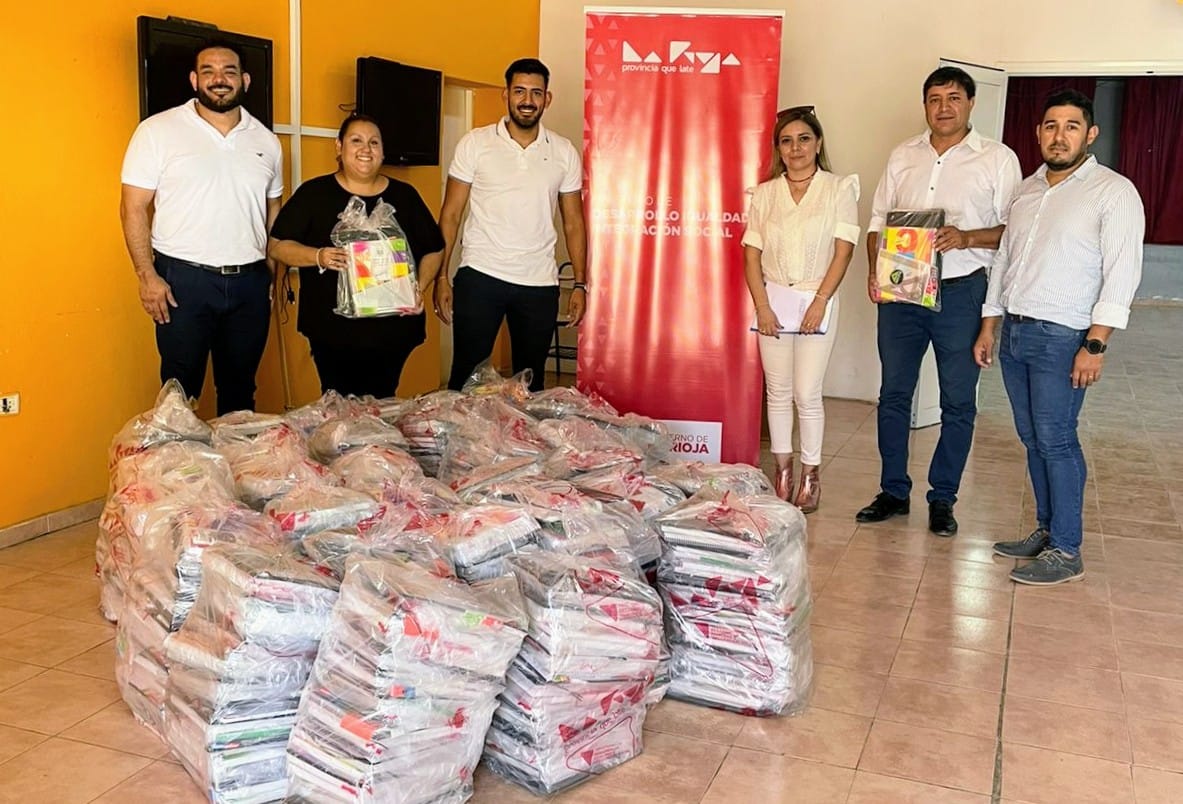 EL MINISTERIO DE DESARROLLO SOCIAL HIZO ENTREGA DE MÁS 7.000 KITS ESCOLARES EN EL INTERIOR PROVINCIAL.