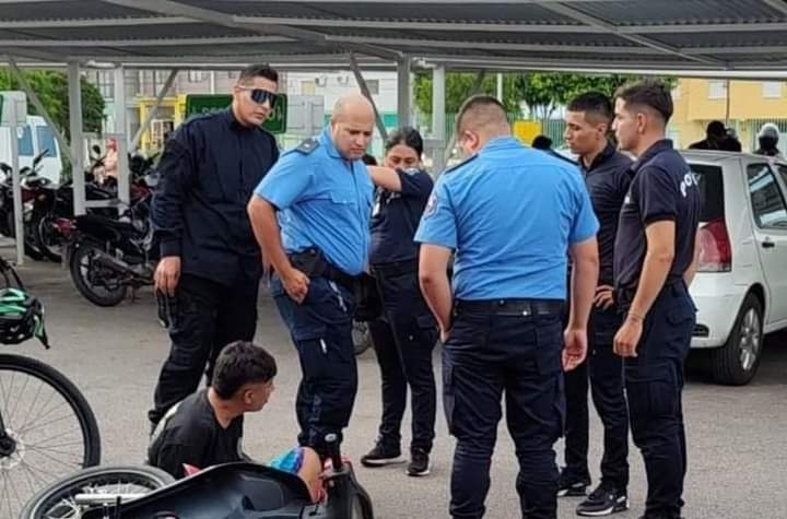 PALIZA A UN DELINCUENTE QUE QUISO ROBAR UNA MOTO EN VEA