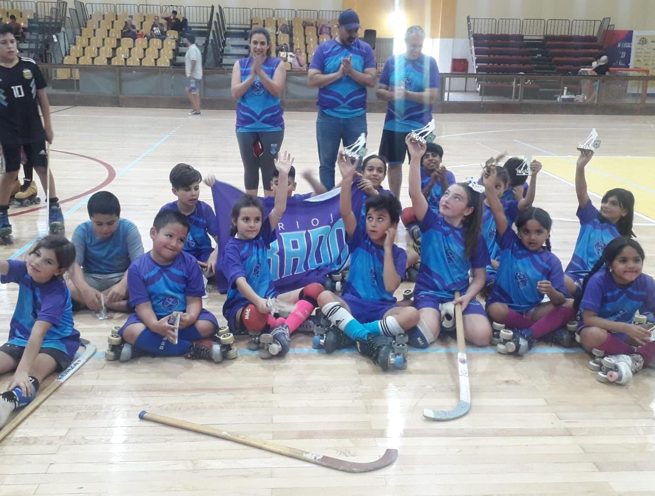 HOCKEY SOBRE PATINES: LA ESCUELA PRADO VOLVIÓ A LAS PRÁCTICAS