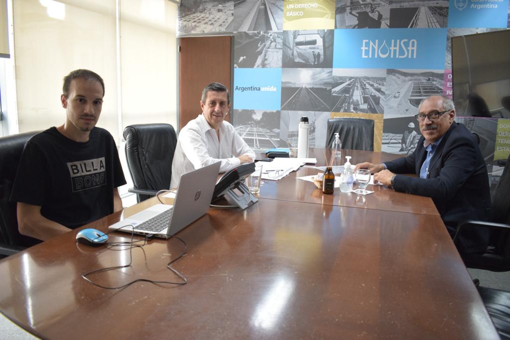 EL GOBERNADOR RICARDO QUINTELA ANUNCIÓ LA REALIZACIÓN DE UN PLAN INTENSIVO DE ASFALTADO PARA TODA LA PROVINCIA