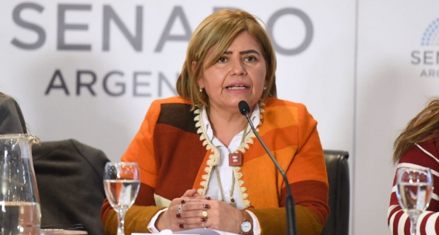 CLARA VEGA: 