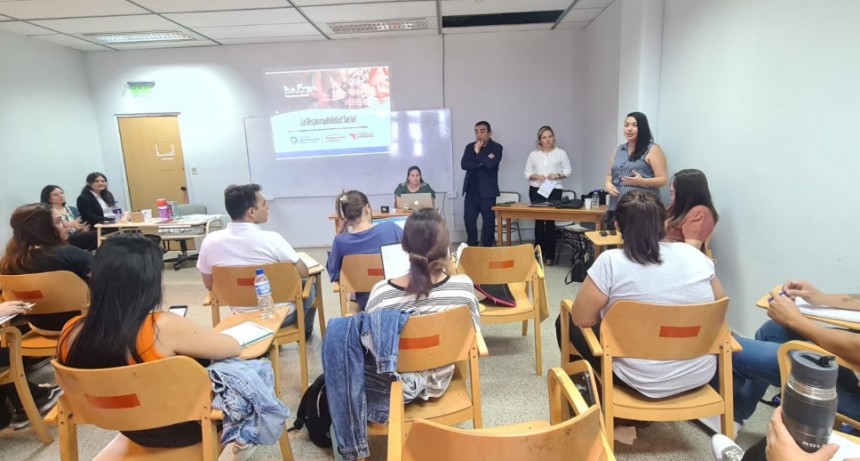 SE BRINDÓ CAPACITACIÓN SOBRE RESPONSABILIDAD SOCIAL EN UNLAR
