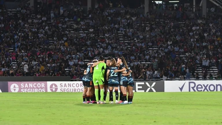 LA SELECCIÓN FEMENINA DE FÚTBOL IGUALÓ ANTE VENEZUELA, PERO LUEGO CAYÓ POR PENALES.