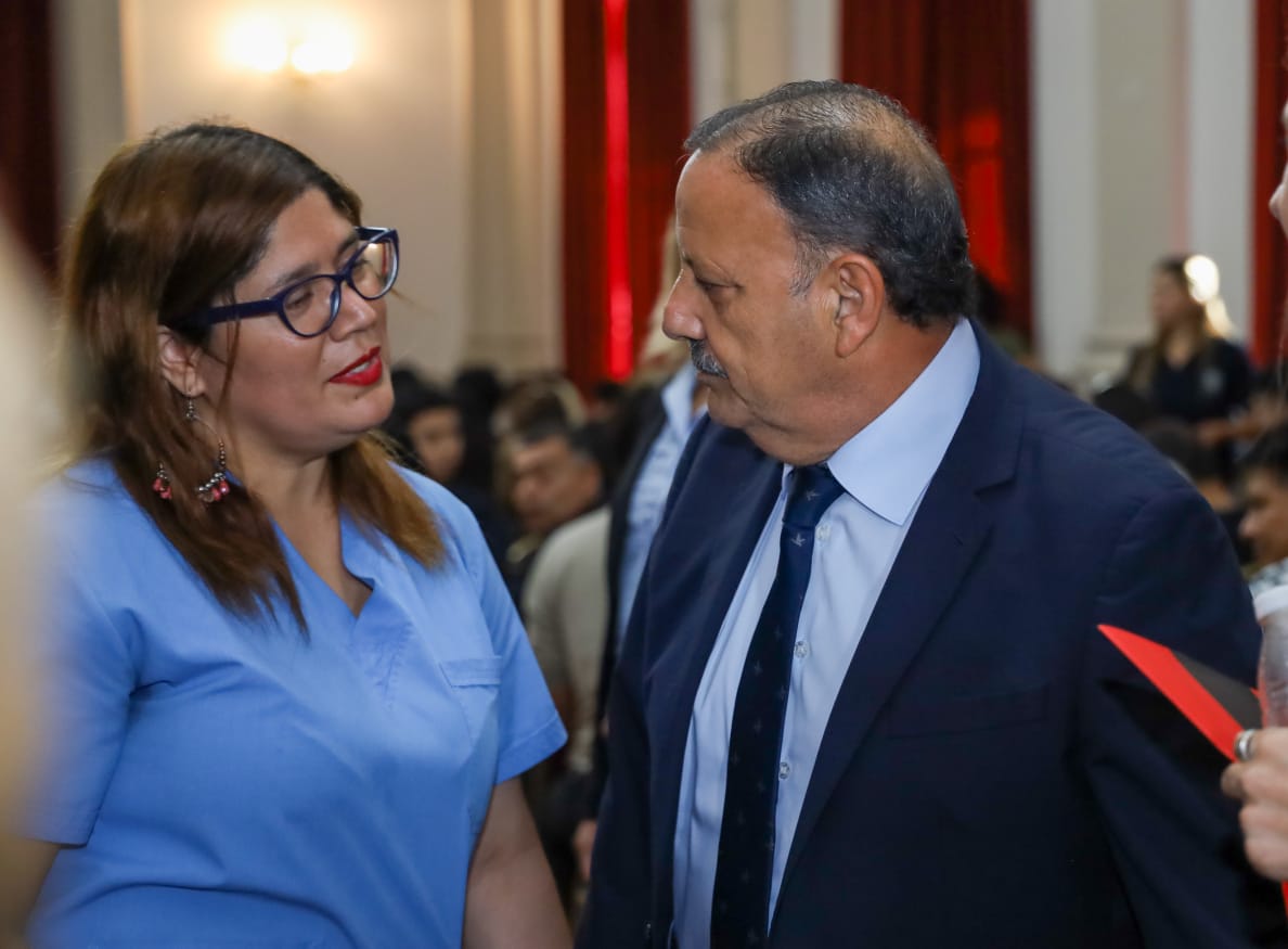 EL GOBERNADOR RICARDO QUINTELA  ENCABEZÓ EL ACTO DE GRADUACIÓN DE AUXILIARES DE LA SALUD
