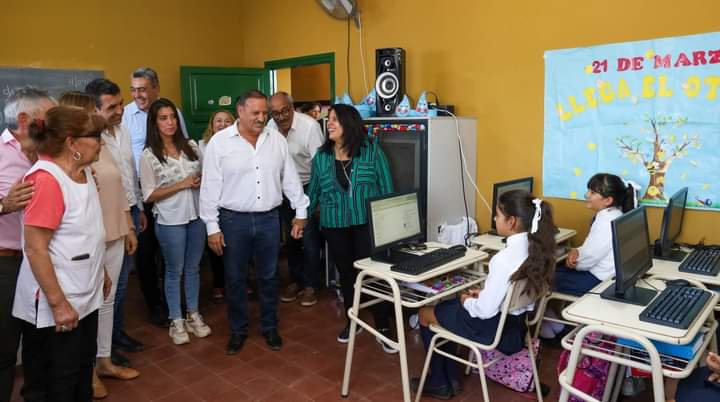 EL GOBERNADOR RICARDO QUINTELA INAUGURÓ LA CONECTIVIDAD PARA PUESTOS DE LA LOCALIDAD DE SAN LORENZO