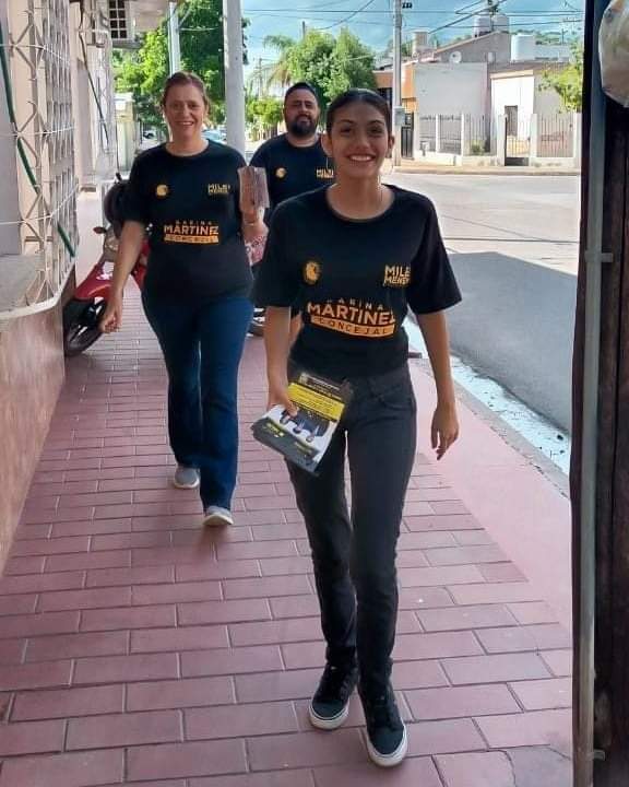 KARINA MARTÍNEZ CAMINA LA CIUDAD Y QUIERE LLEGAR AL CONCEJO DELIBERANTE