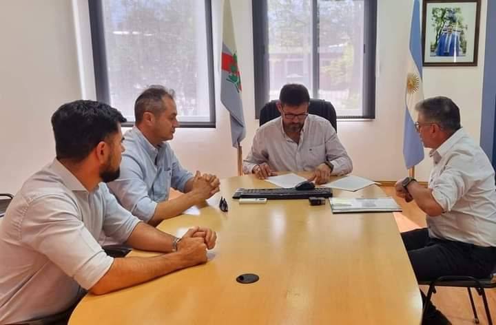 AGUAS RIOJANAS RENOVÓ EL VONVENIO DE CAPAVITACIÓN CON EL COLEGIO TÉCNICO №1DE OLTA