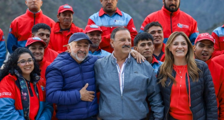 EL GOBERNADOR RICARDO QUINTELA INAGURÓ LA PRIMERA ETAPA DEL PASEO DE LOS SAUCES