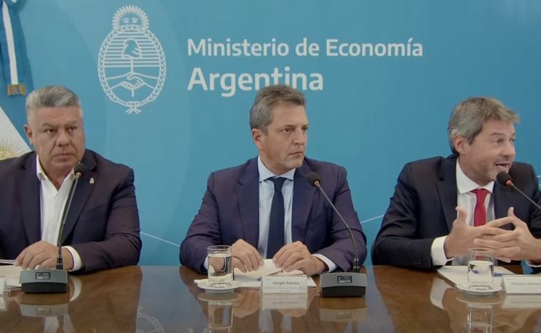 EL GOBIERNO Y LA AFA PRESENTARON LOS AVALES PARA QUE ARGENTINA SEA SEDE DEL MUNDIAL SUB 20