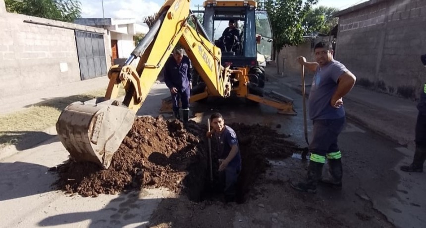 Aguas Riojanas realiza obra de renovación total de la red de agua en el barrio 20 de Mayo