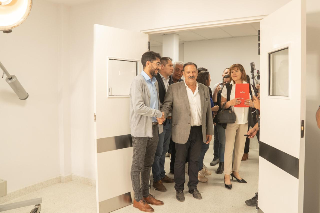 QUINTELA INAUGURÓ EL RENOVADO HOSPITAL DE CATUNA