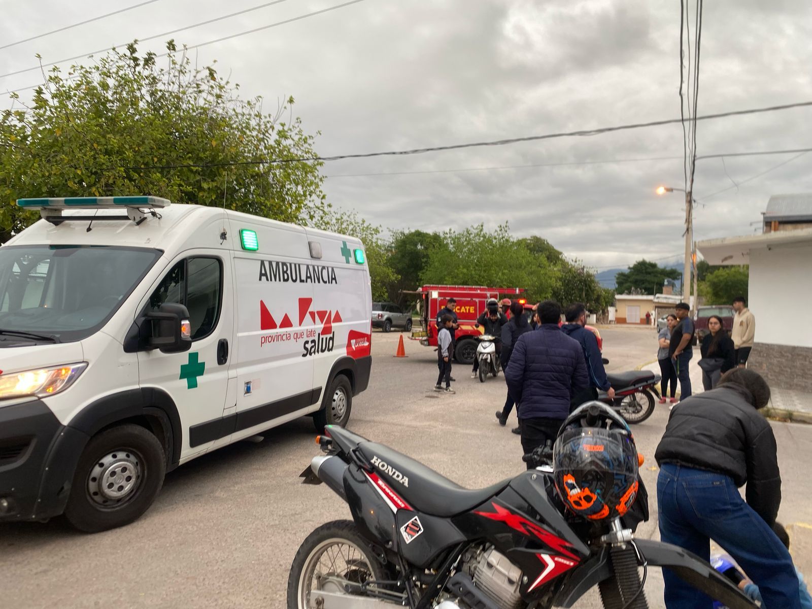 UN HERIDO EN UN SINIESTRO VIAL EN EL BARRIO CEMENTERIO