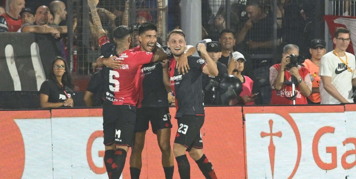 NEWELL’S DERROTÓ A HURACAN Y SIGUE CON CHANCES DE CLASIFICAR