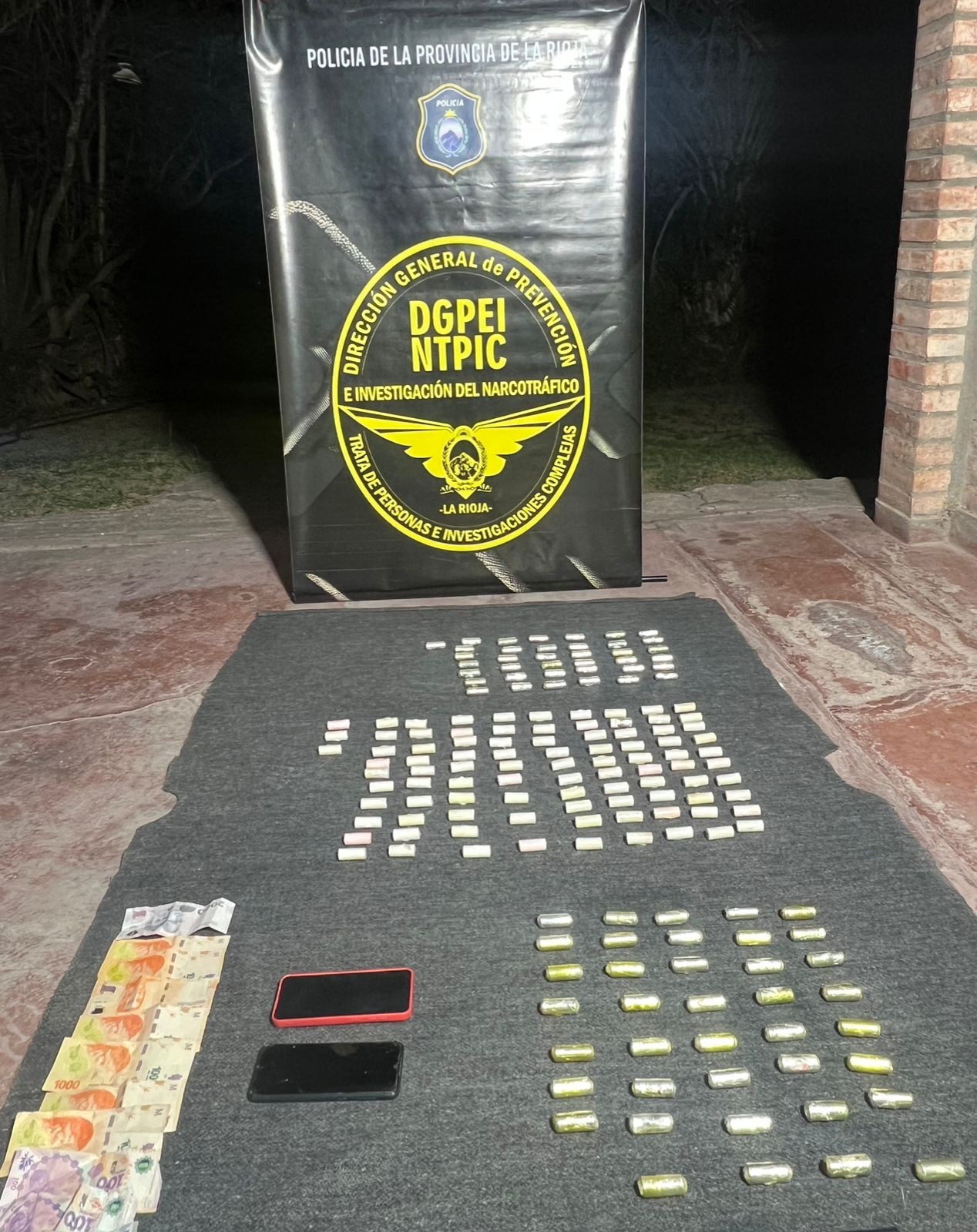 CAYERON DOS SUJETOS CON DOS KILOS DE COCAINA EN UN OPERATIVO &ldquo;MULAS&rdquo;