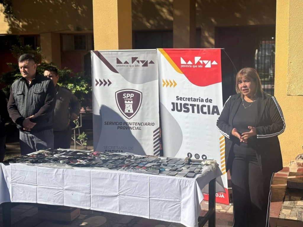 RETUVIERON CELULARES: LOS PRESOS QUEDARON SIN USO DE REDES SOCIALES