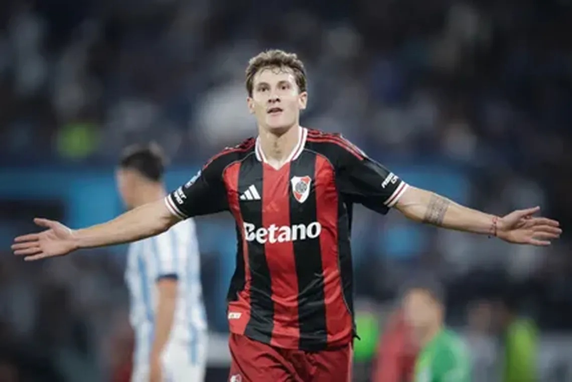 RIVER LE GAN&Oacute; A RACING EN AVELLANEDA Y SIGUE DE RACHA