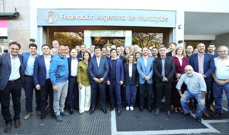 INTENDENTES DE LA RIOJA MARCHAN AL MINISTERIO DE ECON&Oacute;MIA PARA RECLAMAR OBRAS
