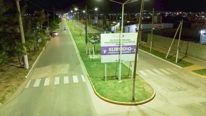 INAUGURARON NUEVA ILUMINACI&Oacute;N EN LA ZONA SUR 