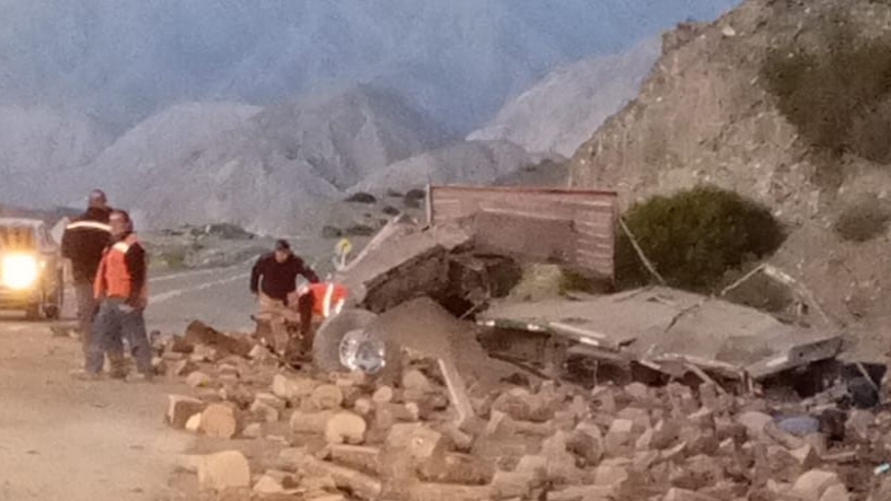 CAMIONERO RIOJANO MURI&Oacute; TRAS UN VUELCO EN SAN JUAN