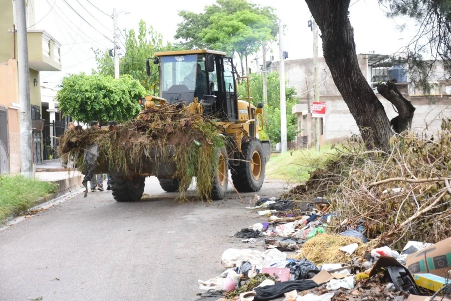 EL MUNICIPIO REALIZ&Oacute; TAREAS DE LIMPIEZA EN EL BARRIO FERROVIARIO 