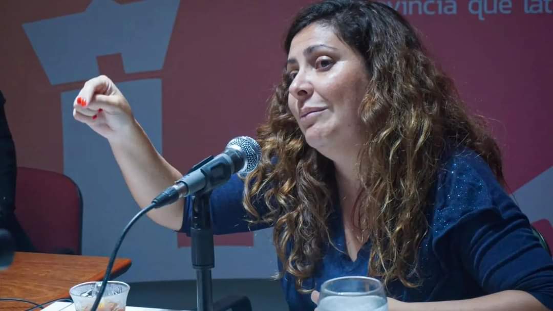 LUZ SANTÁNGELO CARRIZO: 