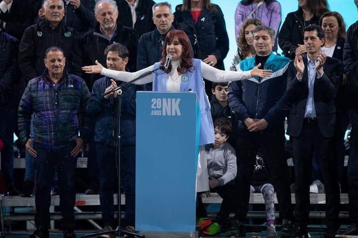 RICARDO QUINTELA PRESENTE EN EL ACTO QUE CRISTINA REALIZÓ EN PLAZA DE MAYO