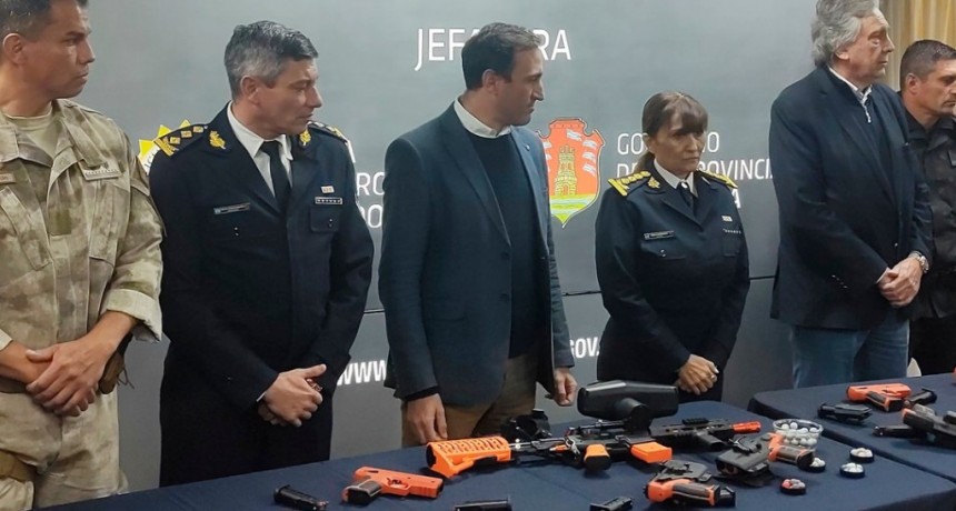 LA POLICÍA DE CÓRDOBA COMENZARÁ A USAR ARMAS NO LETALES QUE LANZAN GAS PIMIENTA