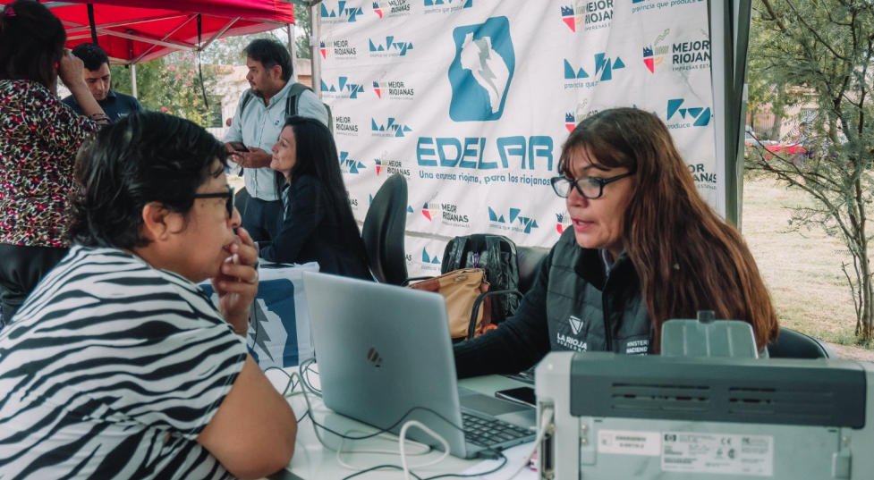 DESPLEGARON UNA NUEVA RONDA DE SERVICIOS EN EL BARRIO EL CARDONAL