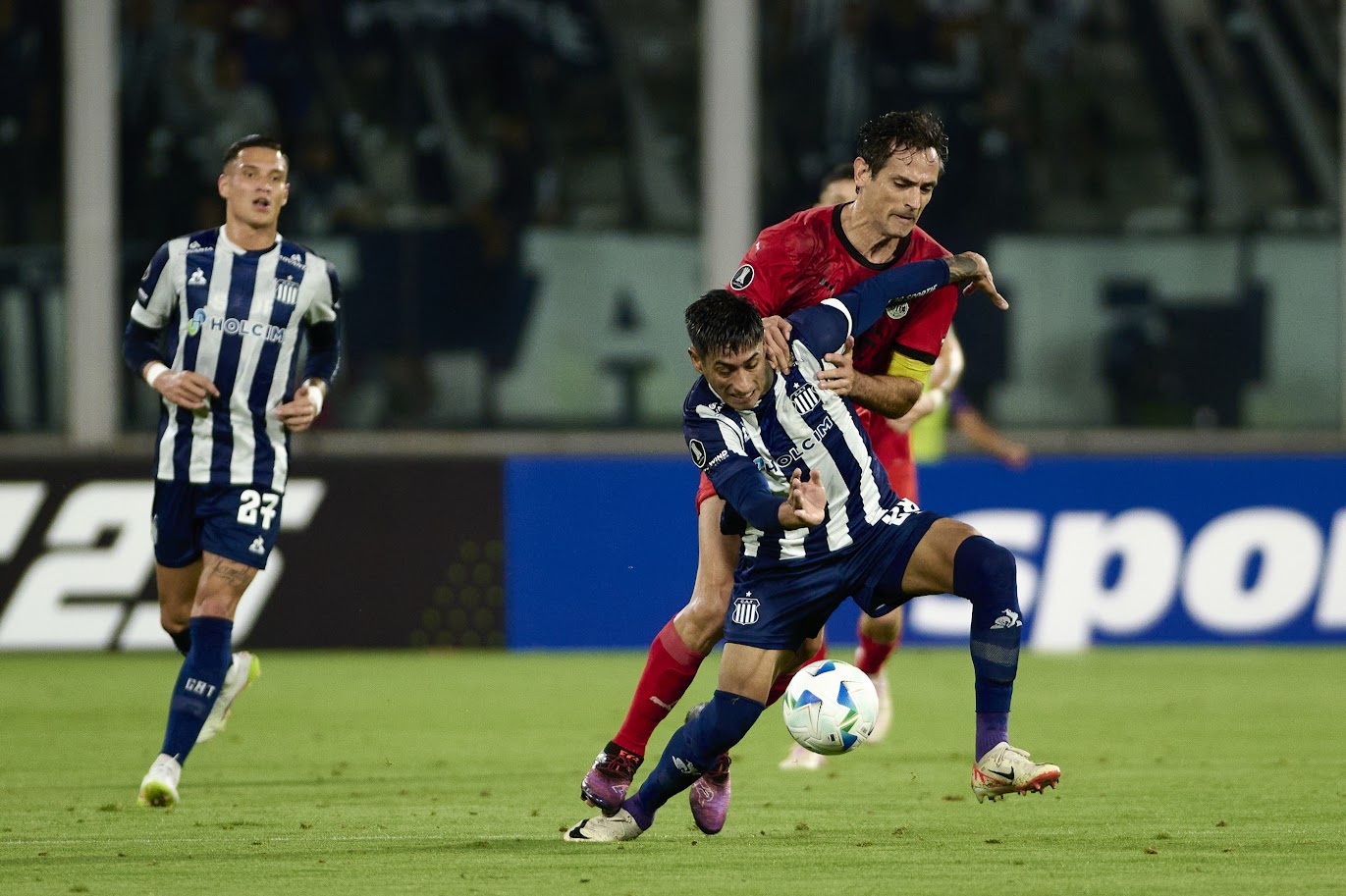 TALLERES IGUALÓ ANTE LIBERTAD Y QUEDÓ AL BORDE DE LA ELIMINACIÓN