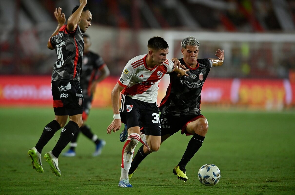 RIVER RECIBE A BARRACAS POR LOS OCTAVOS DE FINAL DEL APERTURA
