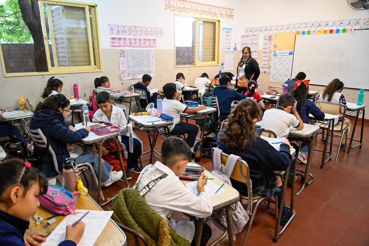 ESTUDIANTES PARTICIPARON DE LAS OLIMPIADAS DE MATEMÁTICAS ATACALAR 2025