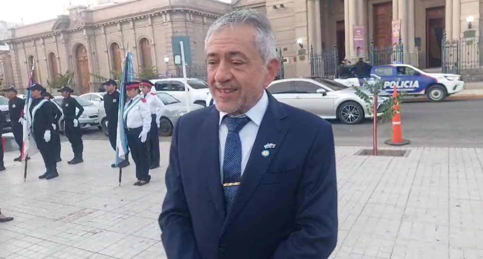 ARMANDO MOLINA: