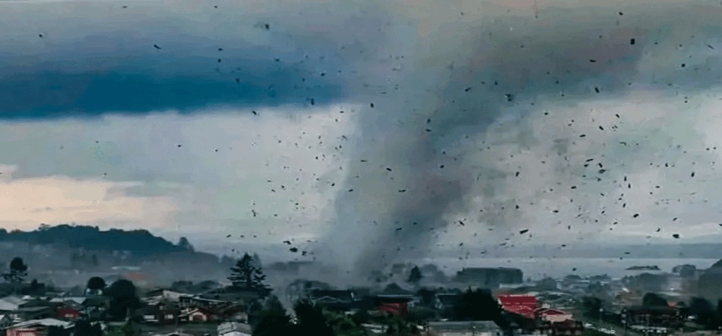 TORNADO DEJÓ HERIDOS Y CENTENARES DE CASAS CON DAÑOS EN EL SUR DE CHILE