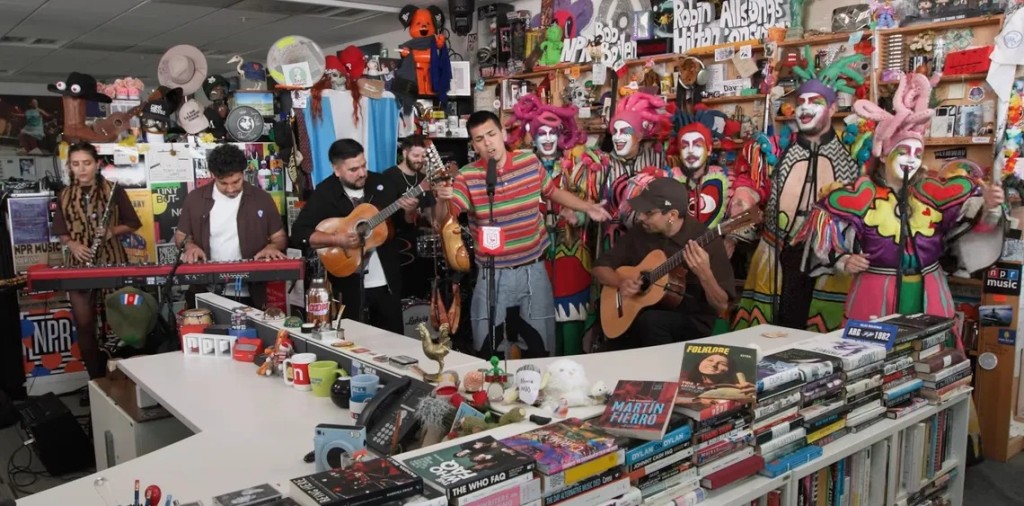 MILO J, EL M&Aacute;S JOVEN EN DEBUTAR EN EL TINY DESK: FOLKLORE, IDENTIDAD Y GUI&Ntilde;OS A SUS RA&Iacute;CES