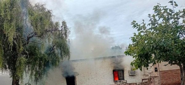 UN INCENDIO EN CHAMICAL DEJ&Oacute; DOS HERIDOS Y DA&Ntilde;OS TOTALES EN UNA CASA