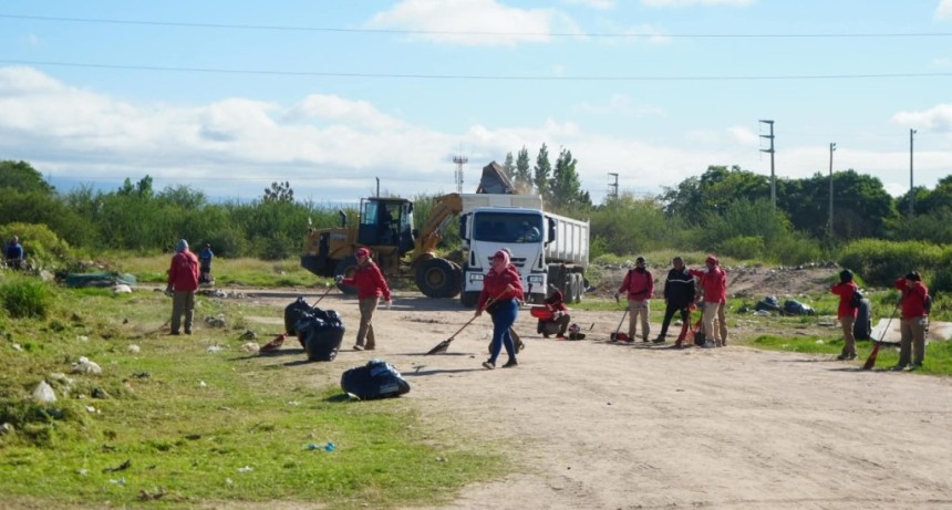 POR D&Eacute;CIMA VEZ: EL MUNICIPIO LIMPI&Oacute; EL BALD&Iacute;O DE BARRIO ASODIMO