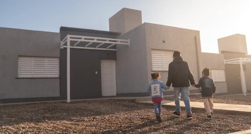 DECISI&Oacute;N POL&Iacute;TICA:  LA PROVINCIA AMINORA EL IMPACTO DE LA CRISIS EN LAS FAMILIAS RIOJANAS