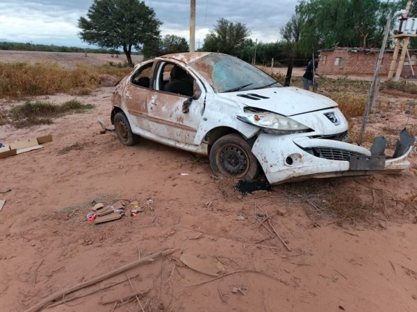  UN AUTO VOLC&Oacute; EN RUTA 74 Y EL CONDUCTOR IBA ALCOHOLIZADO 