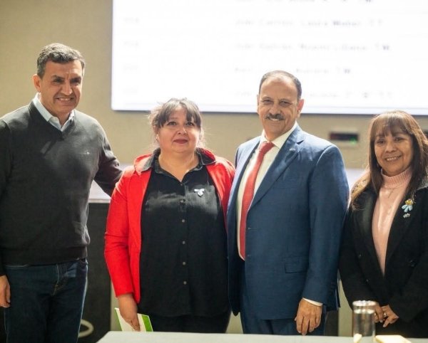 QUINTELA ENCABEZ&Oacute; LA ADJUDICACI&Oacute;N DE 183 CARGOS DOCENTES Y DEFENDI&Oacute; LA EDUCACI&Oacute;N P&Uacute;BLICA 