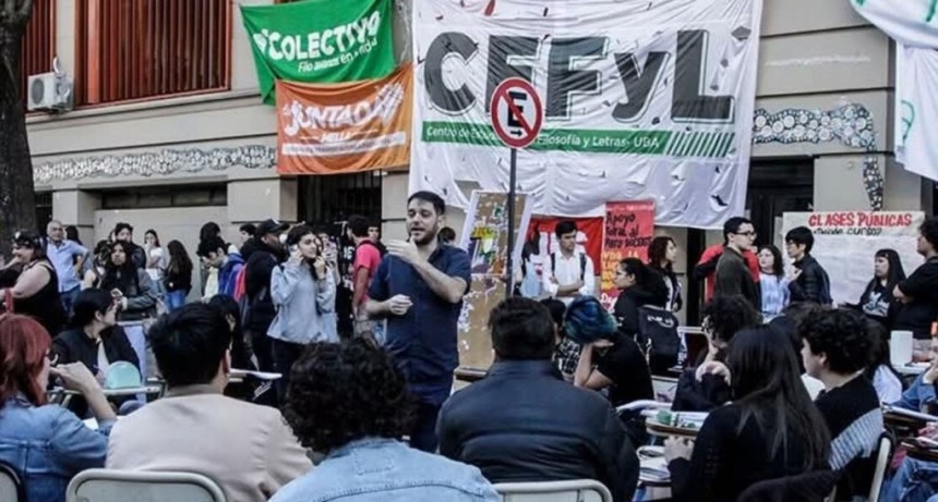 PARO UNIVERSITARIO Y CLASES P&Uacute;BLICAS EN RECLAMO AL GOBIERNO DE MILEI POR IMPLEMENTACI&Oacute;N DE LA LEY DE FINANCIAMIENTO