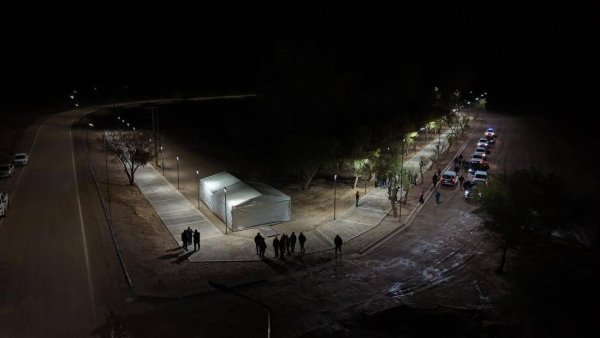 QUINTELA INAUGUR&Oacute; ILUMINACI&Oacute;N EN VINCHINA