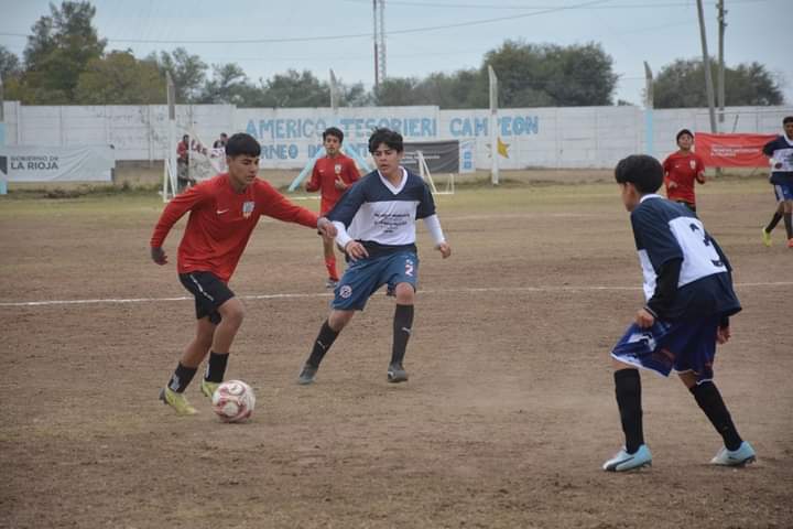 JUEGOS EVITA: MÁS DEFINICIONES EN LA ETAPA LOCAL DEL FÚTBOL