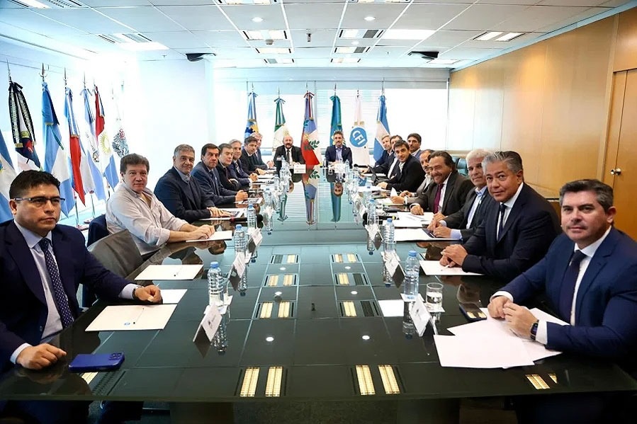 QUINTELA ALZÓ LA VOZ EN LA CUMBRE DE GOBERNADORES: 