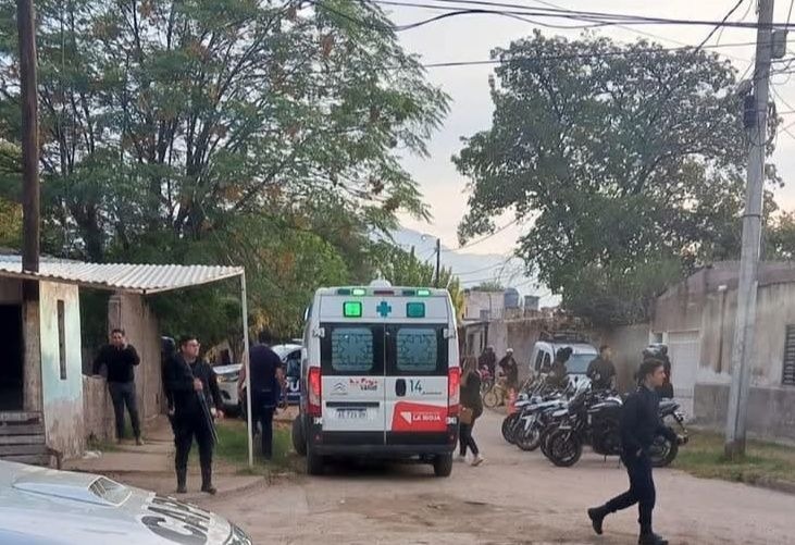 ROBÓ, TOMÓ DE REHÉN A UN NENE Y FUE DETENIDO